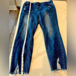 Gibson Latimer Distressed Skinny Jeans 👖